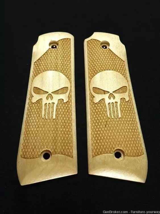 -Maple Punisher #2 Ruger Mark IV 22/45 Grips Checkered Engraved Texturedv