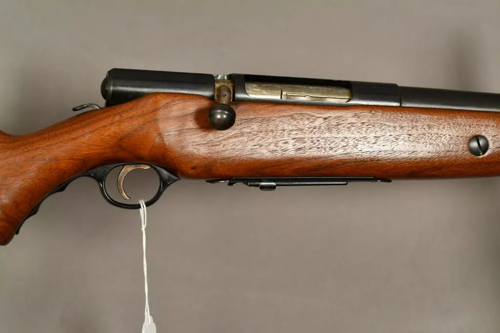 Mossberg Model 190, 16 ga. bolt action shotgun, 26” barrel, Accu-choke